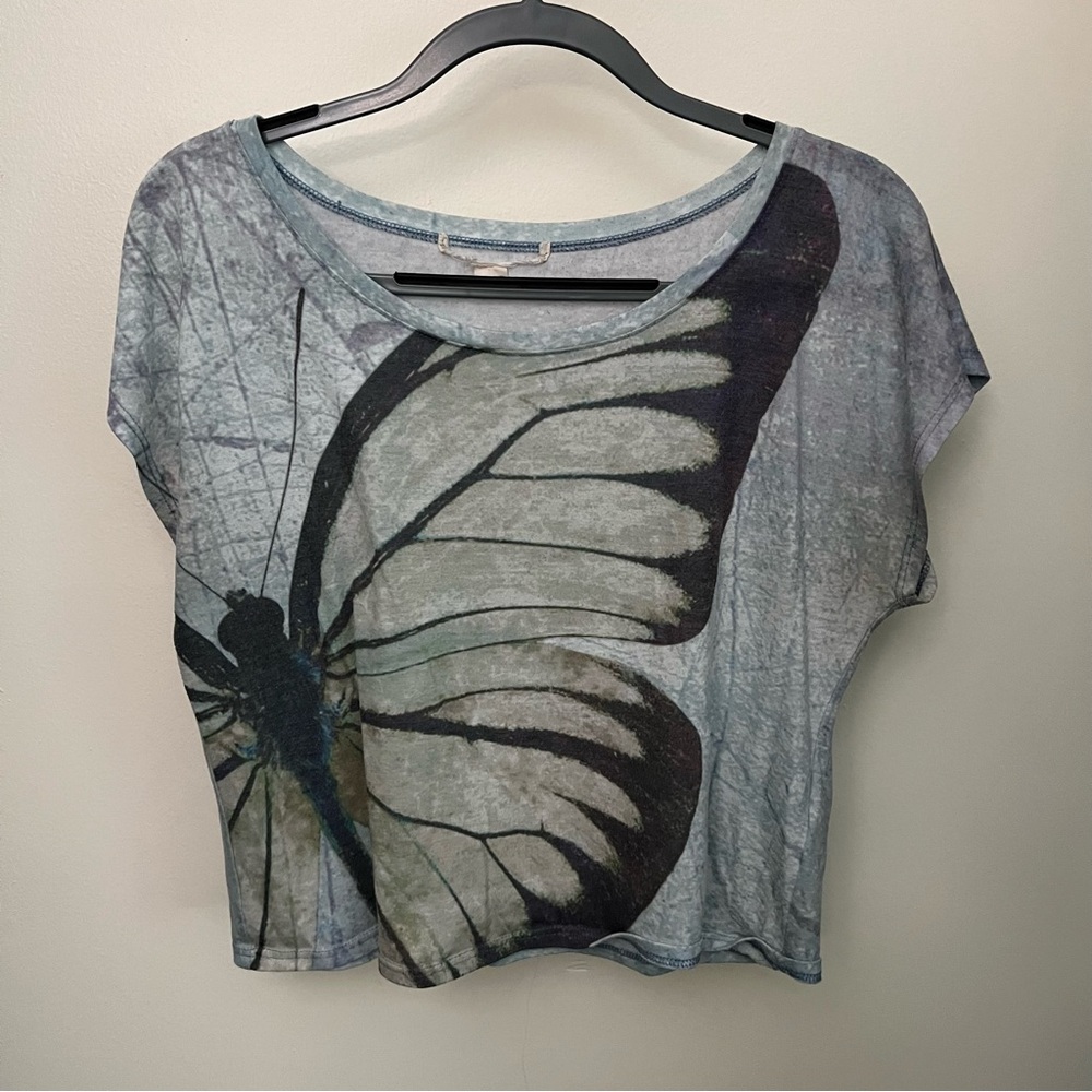 Cropped Butterfly Short Sleeve